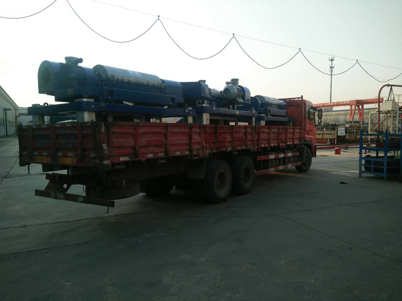  In March 15, 2017, the FDLW450-1250N drilling fluid centrifuge was sent to a drilling team in China